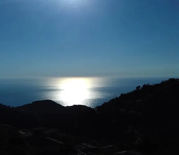 Plagia's Sunset Apartment *