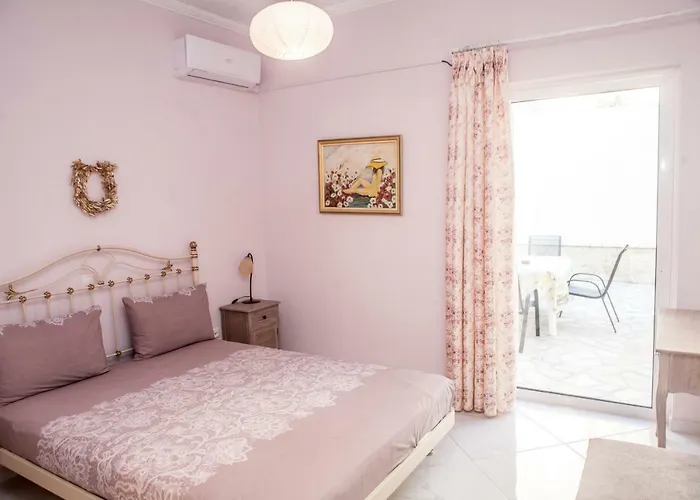 Plagia's Sunset Apartment Exanthia